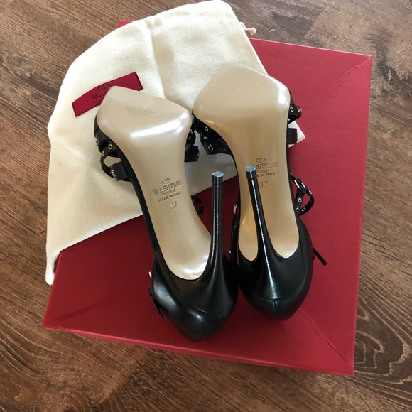 Authentic Valentino Garavani love latch heels sz7 - Picture 3 of 7